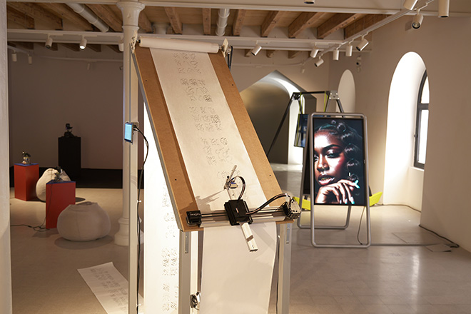 Re:humanism 4, Installation view, Kian Peng Ong e Minne Atairu. Foto di Luca De Marinis Re:humanism 4, Installation view, Kian Peng Ong e Minne Atairu. Foto di Luca De Marinis