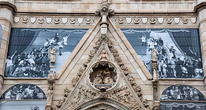JR - CHI SEI, NAPOLI?, installazione site specific sulla facciata della Cattedrale di San Gennaro a Napoli. Photo credit: Salvatore Laporta JR - CHI SEI, NAPOLI?, installazione site specific sulla facciata della Cattedrale di San Gennaro a Napoli. Photo credit: Salvatore Laporta