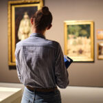 Piccoli tesori: come iniziare a collezionare o acquistare pezzi d’arte o antiquariato senza essere esperti