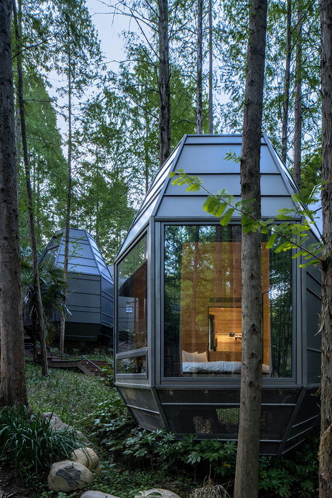 GLA Architects - Dongmingshan Senyu Hotel, Hangzhou, China. Pinecone Cabins, Photo credit: Chen Xi Studio GLA Architects - Dongmingshan Senyu Hotel, Hangzhou, China. Pinecone Cabins, Photo credit: Chen Xi Studio