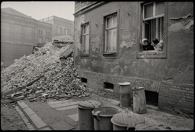 Henk Kosche – “Street Photography At The End Of The 80s”