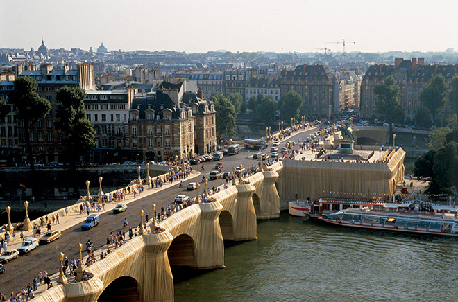 Christo and Jeanne-Claude, The Pont Neuf Wrapped, Paris, 1975-85 Paris, 1985. Photo: Wolfgang Volz © 1985, Christo and Jeanne-Claude Foundation Christo and Jeanne-Claude, The Pont Neuf Wrapped, Paris, 1975-85 Paris, 1985. Photo: Wolfgang Volz © 1985, Christo and Jeanne-Claude Foundation