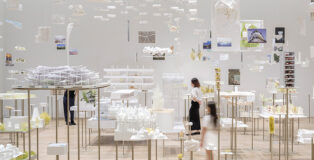 Forest of Thoughts 2025, Installation view: The Architecture of Sou Fujimoto: Primordial Future Forest, Mori Art Museum, Tokyo, 2025. Photo: Yashiro Tetsuya. Photo courtesy: Mori Art Museum, Tokyo