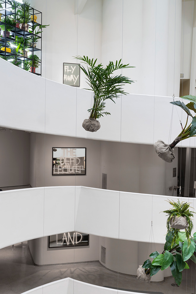 Installation view, Rashid Johnson: A Poem for Deep Thinkers, April 18, 2025–January 18, 2026, Solomon. Guggenheim Museum, New York. Photo: David Heald © Solomon R. Guggenheim Foundation, New York Installation view, Rashid Johnson: A Poem for Deep Thinkers, April 18, 2025–January 18, 2026, Solomon. Guggenheim Museum, New York. Photo: David Heald © Solomon R. Guggenheim Foundation, New York