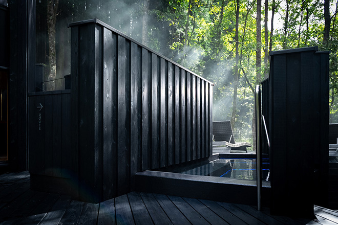 Amane Architecture - OND SAUNA. Cold natural water bath in the forest. Photo credit: Kazuyoshi Miyamoto (fusion graphic)