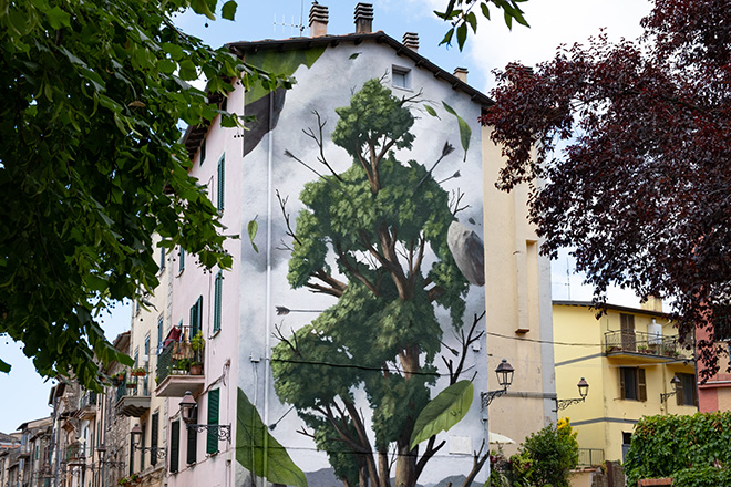 ONIRO – “Il Sacrificio dell’Uomo-Albero”, murale ad Acuto (FR)