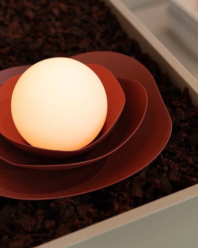 Pivoine-3-1305-LA40. Photo credit: Luminaire Authentik Pivoine-3-1305-LA40. Photo credit: Luminaire Authentik