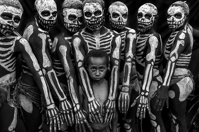 ©Sanghamitra Sarkar - From life to death. Location: Chimbu Province (Papua New Guinea). Siena International Photo Awards 2025