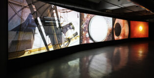 Rohini Devasher, Borrowed Light  © Courtesy l’artista e Deutsche Bank. Photo: Jule Hering