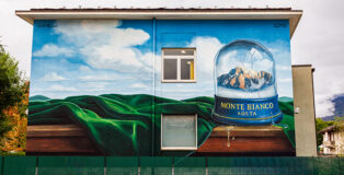 OZMO, Il Monte Bianco sotto la Boule des Neiges, incrinata, che perde acqua, Aosta, 2025. Foto di Luca Benedet
