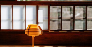 Jakobsson Table lamp. Photo credit: YAMAGIWA