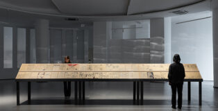 Mostra Museo MACTE di Termoli - Io, testimone di Zehra Doğan. Sala Rotonda, Installation view, Zehra Doğan Prison n. 5 2017 – 2019, 108 disegni/ drawings, tecnica mista su carta kraft/ mixed media on kraft paper. Photo credit: Gianluca Di Ioia