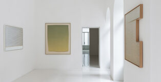 Tycjan Knut - On Formality, installation view, Cadogan, Milano. Photo credit: ©PietraStudio. Courtesy of: Cadogan Gallery