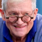 David Hockney è morto – La sua pittura silenziosa, luminosa e libera vivrà per sempre