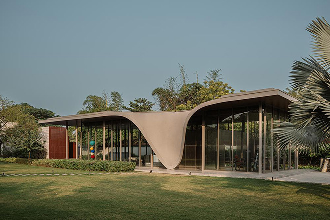 andblack design studio - The Dip Pavilion, Ahmedabad, India. Photo credit: Ishita Sitwala