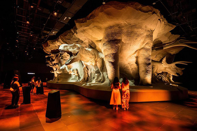 GSM Studios - Exploria, Mandai Wildlife Reserve, Singapore. Realm of the Giants: A monumental sculptural environment restores the true scale of Earth’s extinct giants, from dinosaurs to other remarkable creatures of the Mesozoic Era. Augmented reality installations place visitors face to face with these long-lost species. Photo credit: Mandai Wildlife Group GSM Studios - Exploria, Mandai Wildlife Reserve, Singapore. Realm of the Giants: A monumental sculptural environment restores the true scale of Earth’s extinct giants, from dinosaurs to other remarkable creatures of the Mesozoic Era. Augmented reality installations place visitors face to face with these long-lost species. Photo credit: Mandai Wildlife Group