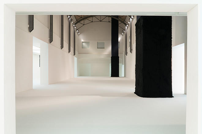 Vedute di allestimento mostra Cuoghi Corsello. Tra le nuvole. Courtesy: Comune di Bologna | Settore Musei Civici | MAMbo - Museo d'Arte Moderna di Bologna. Foto di Ornella De Carlo Vedute di allestimento mostra Cuoghi Corsello. Tra le nuvole. Courtesy: Comune di Bologna | Settore Musei Civici | MAMbo - Museo d'Arte Moderna di Bologna. Foto di Ornella De Carlo