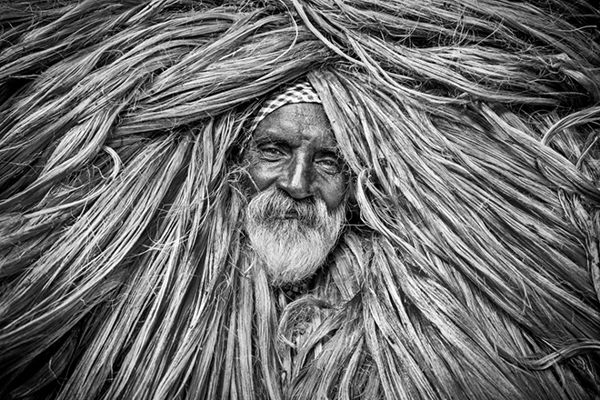 ©Pinu Rahman - The Golden Burden, Bangladesh. People, 1st Classified, Creative Photo Awards 2026