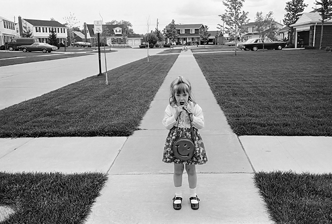 ©Dave Jordano / Courtesy All About Photo - Little Girl with Purse, Sterling Heights, Michigan, 1973 ©Dave Jordano / Courtesy All About Photo - Little Girl with Purse, Sterling Heights, Michigan, 1973